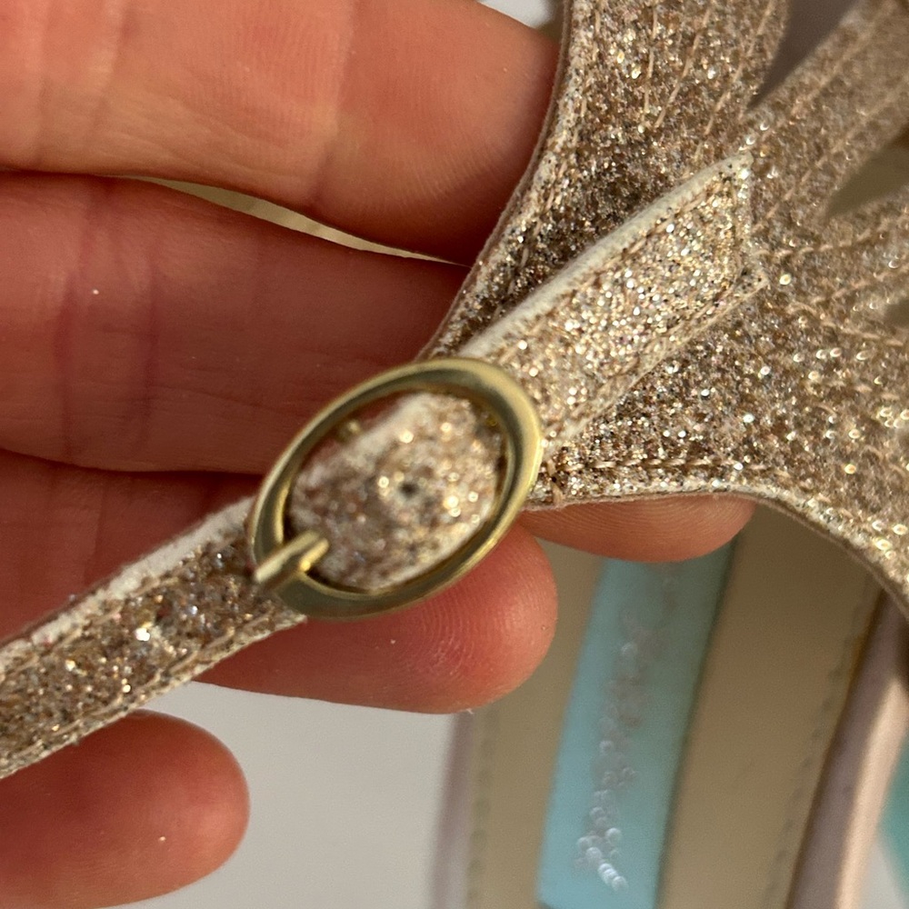 Blue by Betsey Johnson T-Strap glitter heels. SB-8. Size 8. Champagne Rose Great - Picture 12 of 16